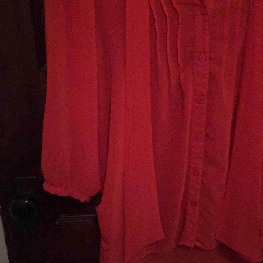 Red top - Picture 3 of 5